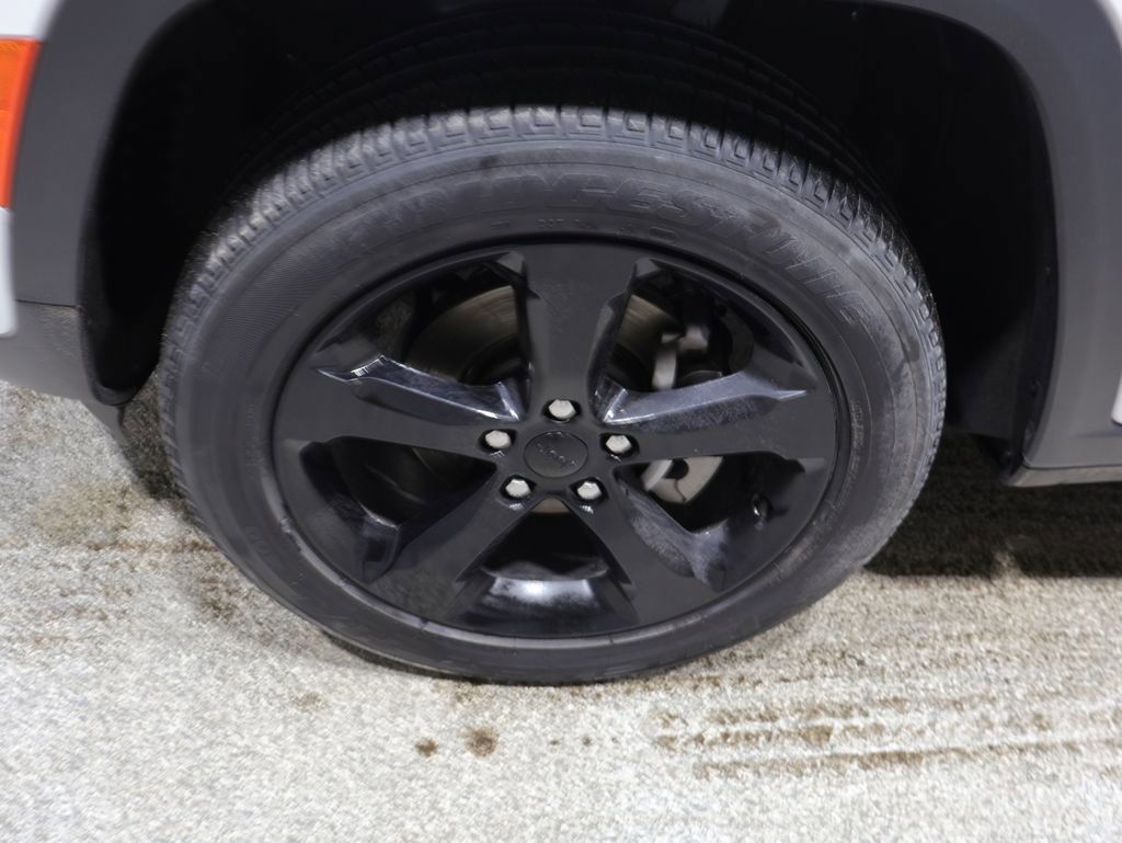 Used 2023 Jeep Grand Cherokee Altitude image 10