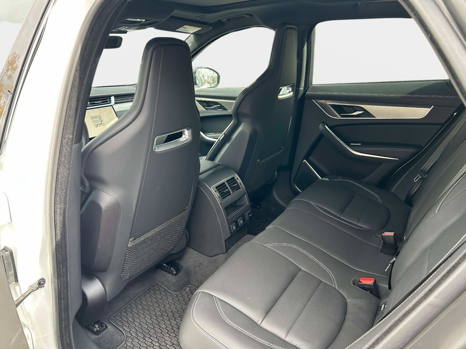 Used 2026 Jaguar F-PACE R-Dynamic S image 15