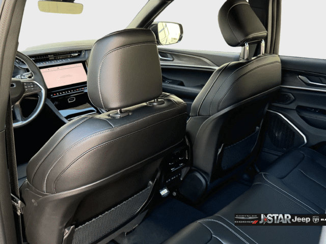New 2026 Jeep Grand Cherokee Limited RWD image 22