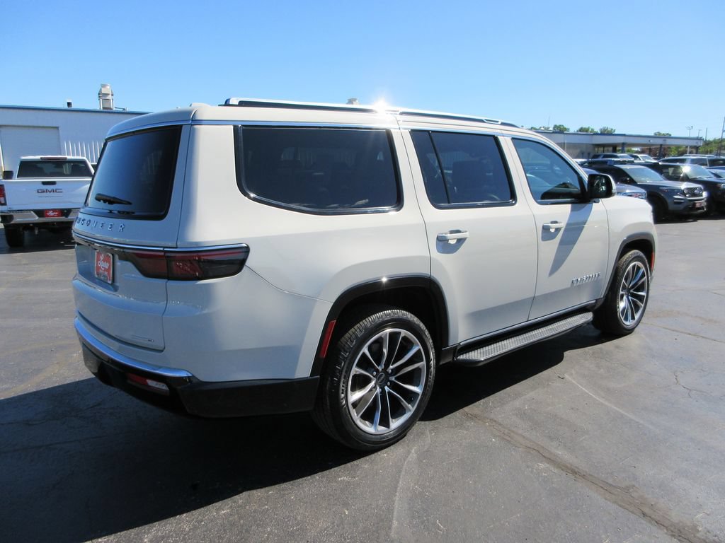 Used 2022 Jeep Wagoneer Series II w/ Premium Group I AWD/4WD image 6