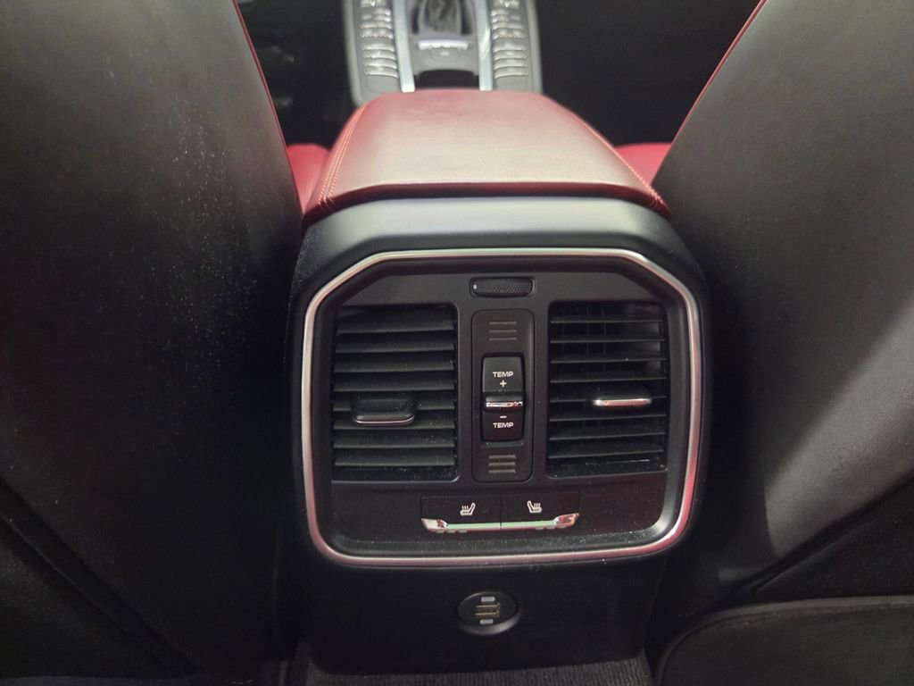 Used 2018 Porsche Macan GTS AWD/4WD image 25