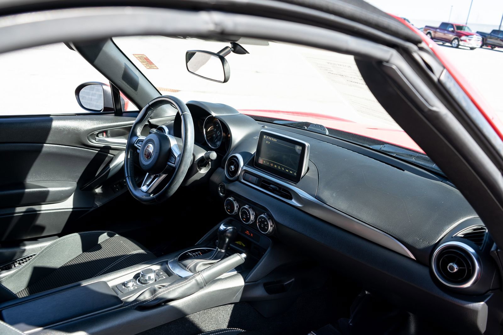 Used 2018 FIAT 124 Spider Classica w/ Technology Group image 17