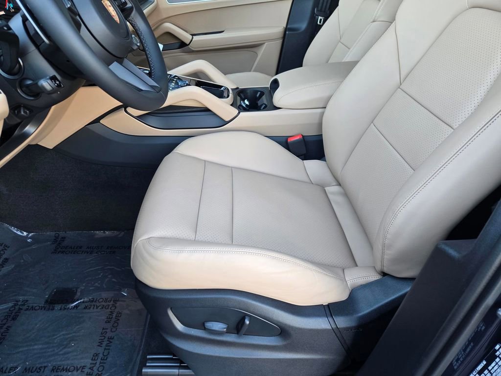 New 2026 Porsche Cayenne image 25