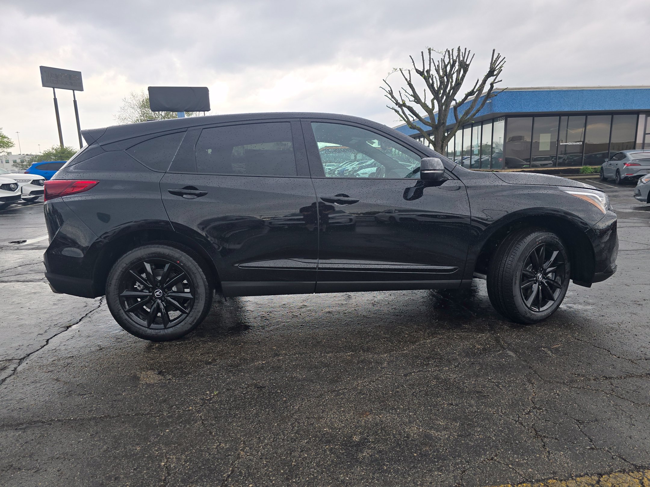 New 2026 Acura RDX SH-AWD image 3