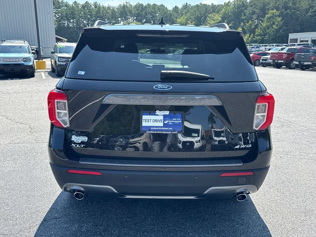 Used 2024 Ford Explorer XLT w/ Equipment Group 202A AWD/4WD image 6