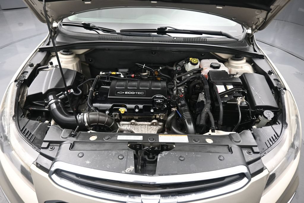Used 2016 Chevrolet Cruze LT w/ Enhanced Safety Package FWD image 44