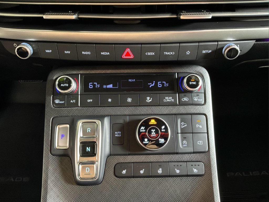 Used 2024 Hyundai Palisade Limited AWD/4WD image 25