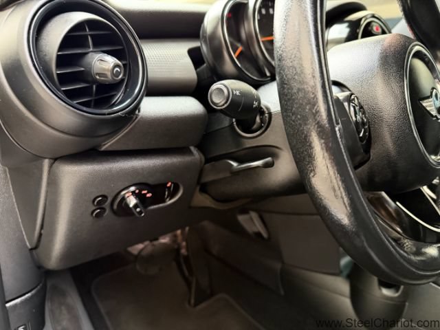 Used 2015 MINI Cooper 4-Door Hardtop FWD image 19