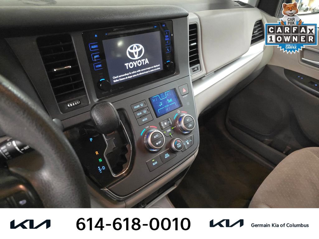Used 2017 Toyota Sienna LE image 24
