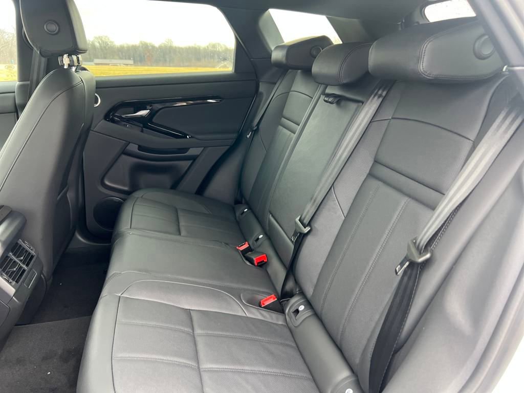 Used 2026 Land Rover Range Rover Evoque Dynamic SE image 16