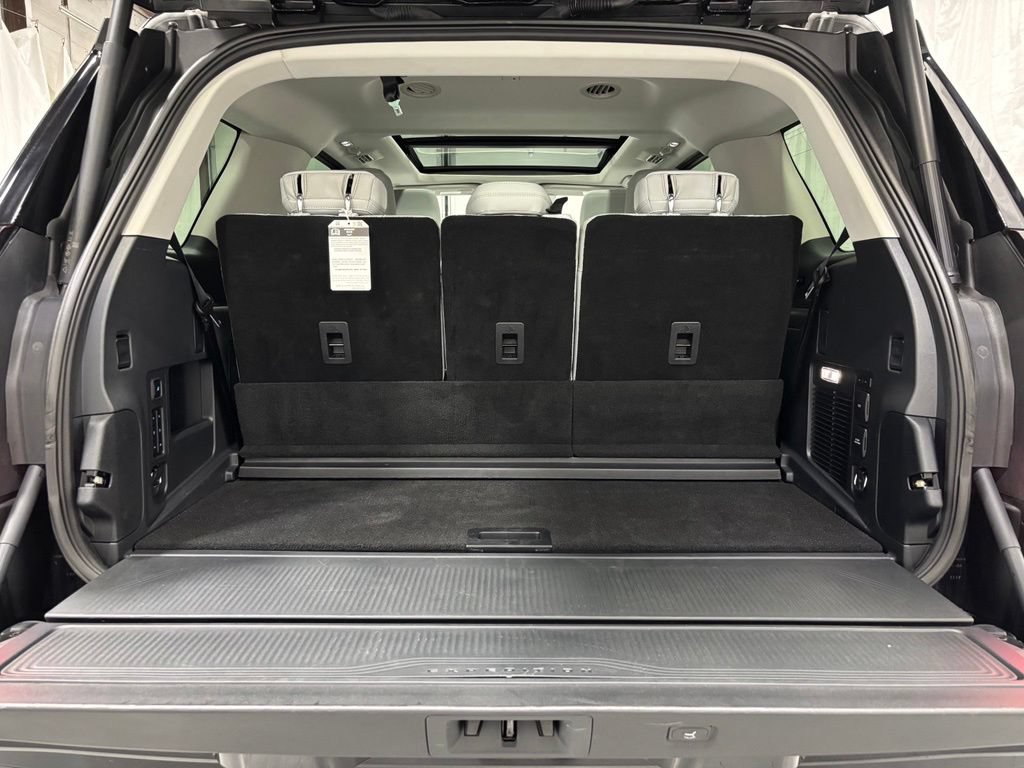 Used 2025 Ford Expedition Platinum AWD/4WD image 49