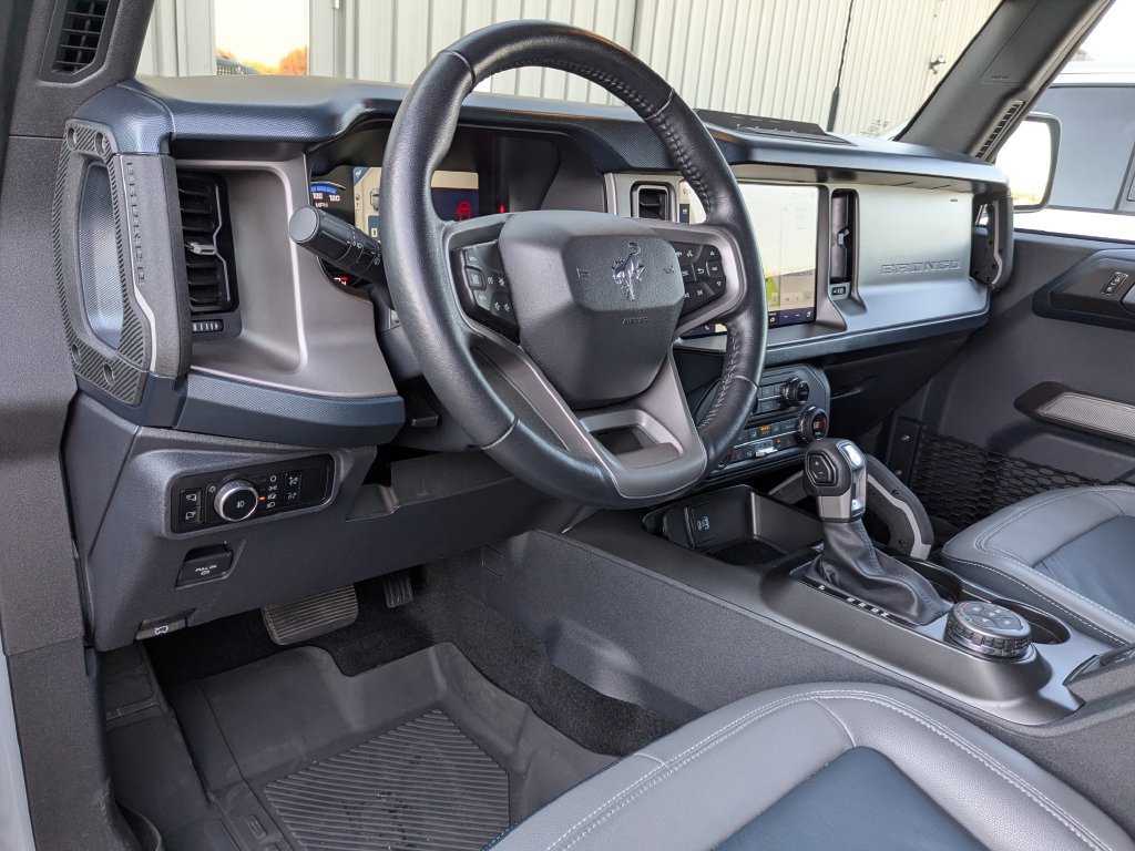 Used 2023 Ford Bronco Outer Banks w/ Sasquatch Package AWD/4WD image 2