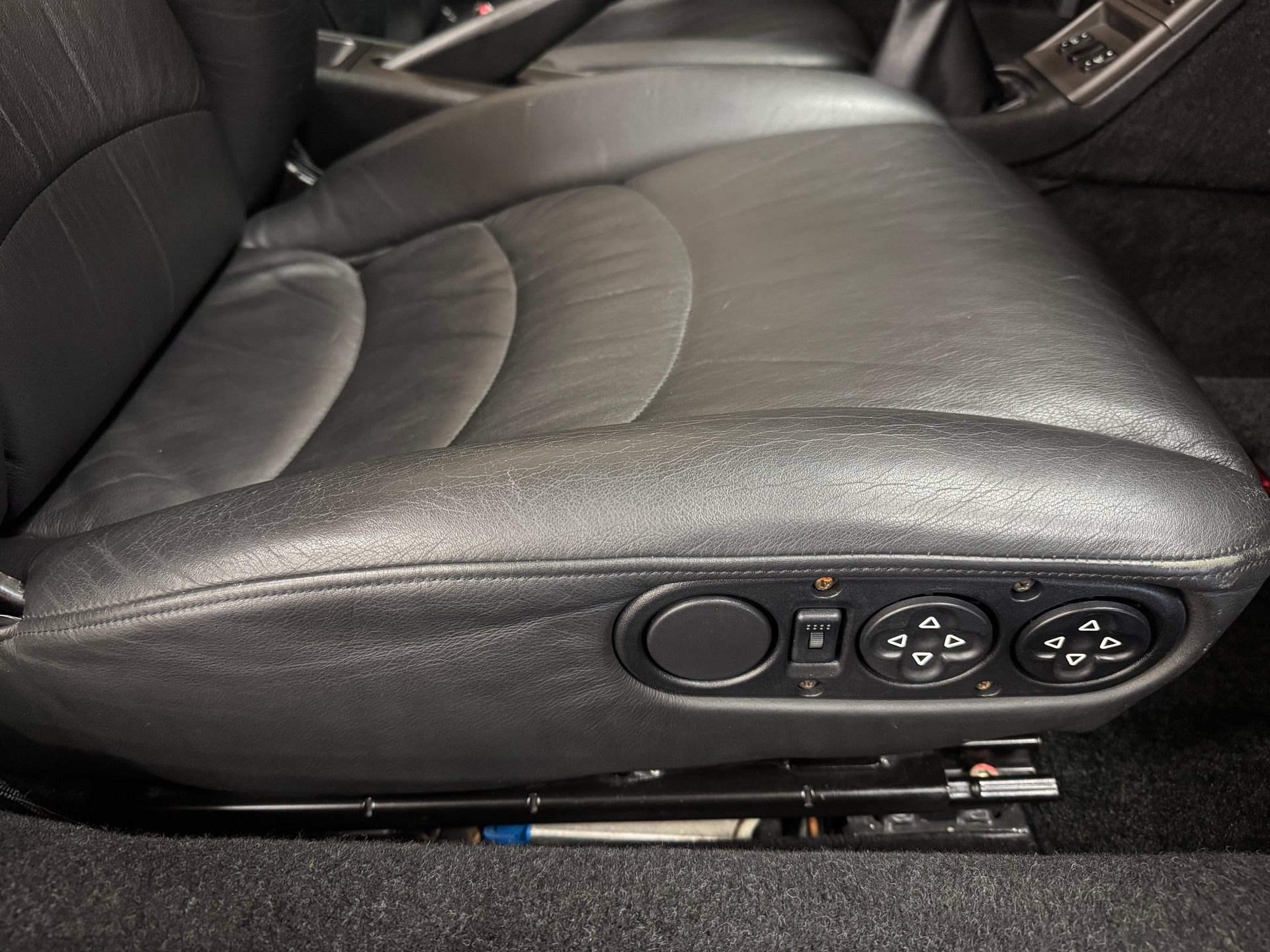 Used 1998 Porsche 911 Carrera RWD image 52
