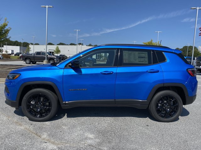 New 2025 Jeep Compass Latitude w/ Sun & Sound Group AWD/4WD image 7