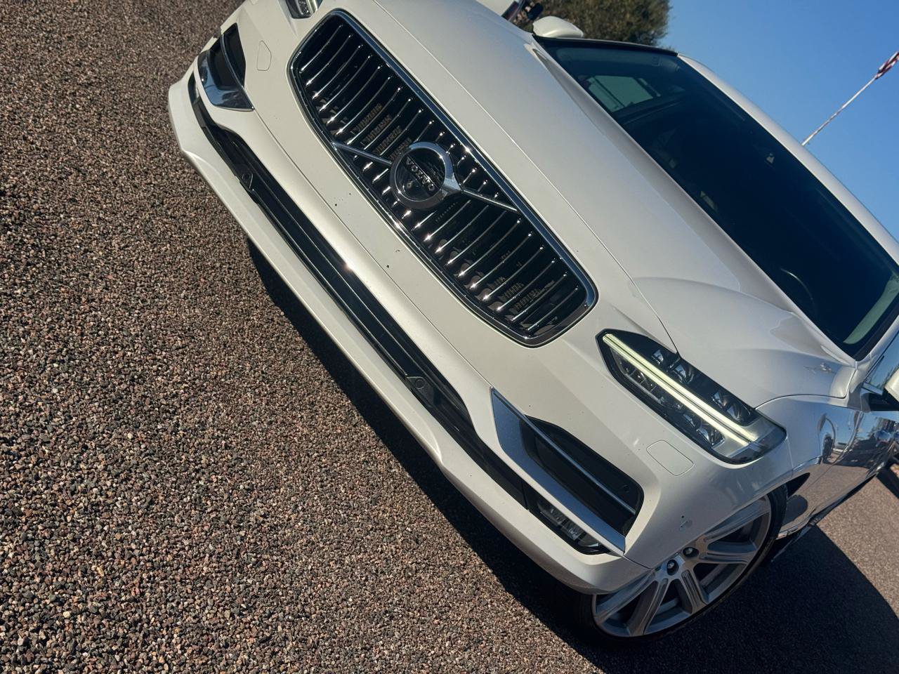 Used 2018 Volvo S90 T6 Inscription w/ Convenience Package AWD/4WD image 2