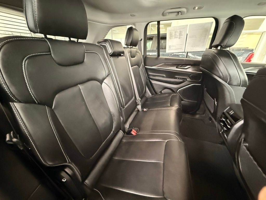 Used 2022 Jeep Grand Cherokee Limited 4xe image 19