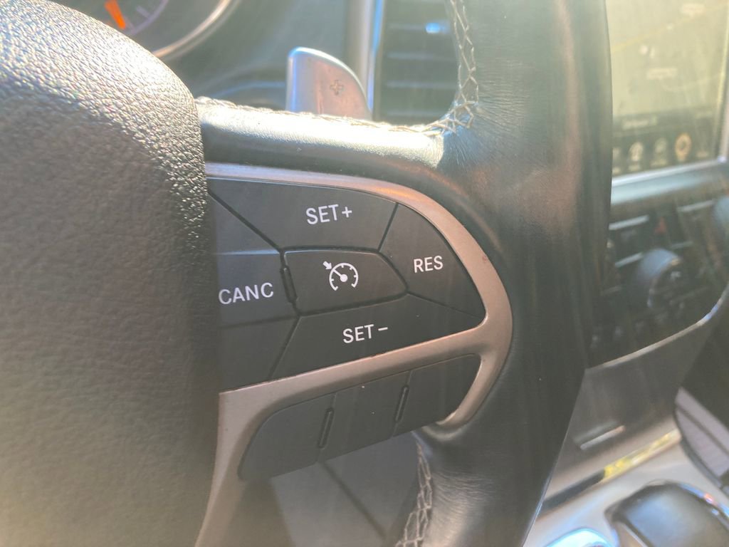 Used 2017 Jeep Grand Cherokee Limited image 43