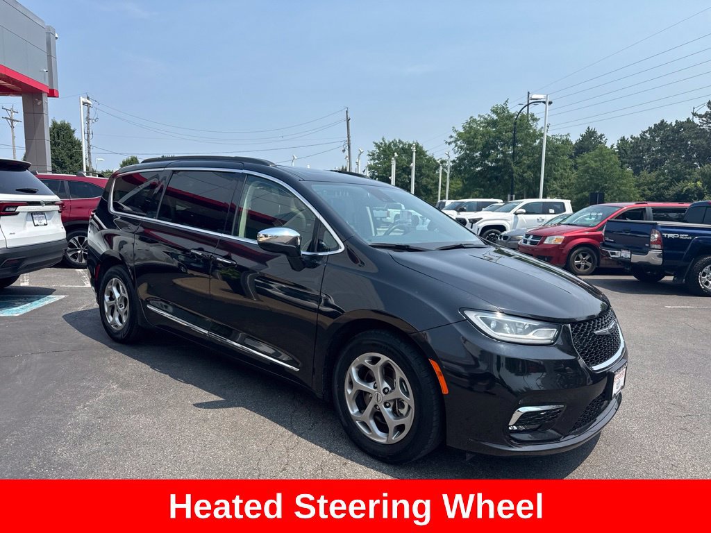 Used 2023 Chrysler Pacifica Limited FWD image 9