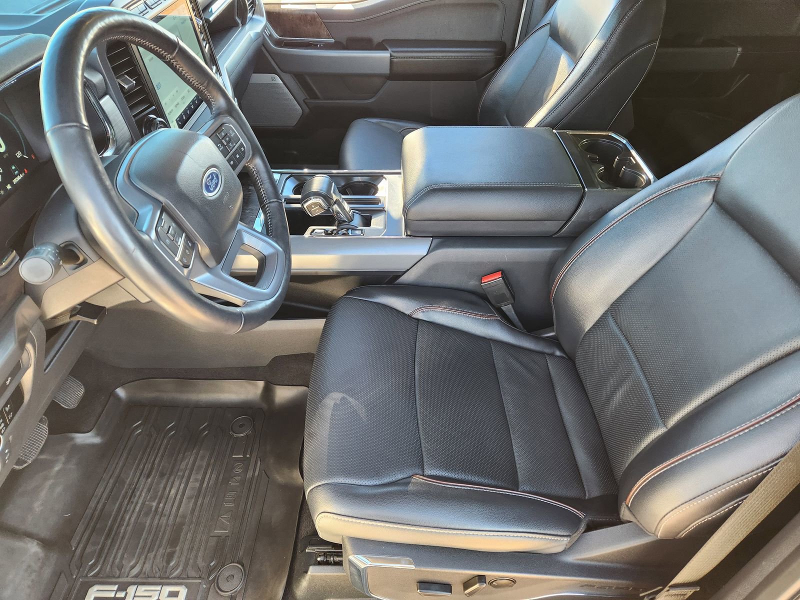 Used 2023 Ford F150 Lariat w/ Trailer Tow Package image 17