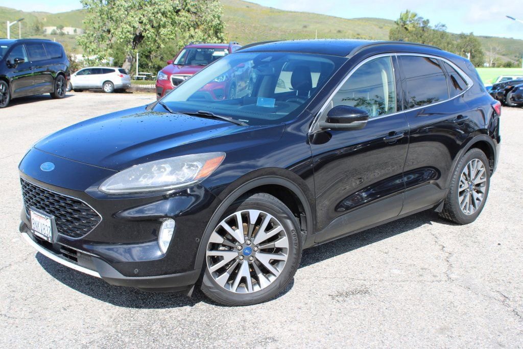 Used 2020 Ford Escape Titanium image 1
