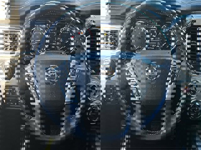 Used 2019 Nissan Titan PRO-4X w/ Pro-4x Convenience Package image 14