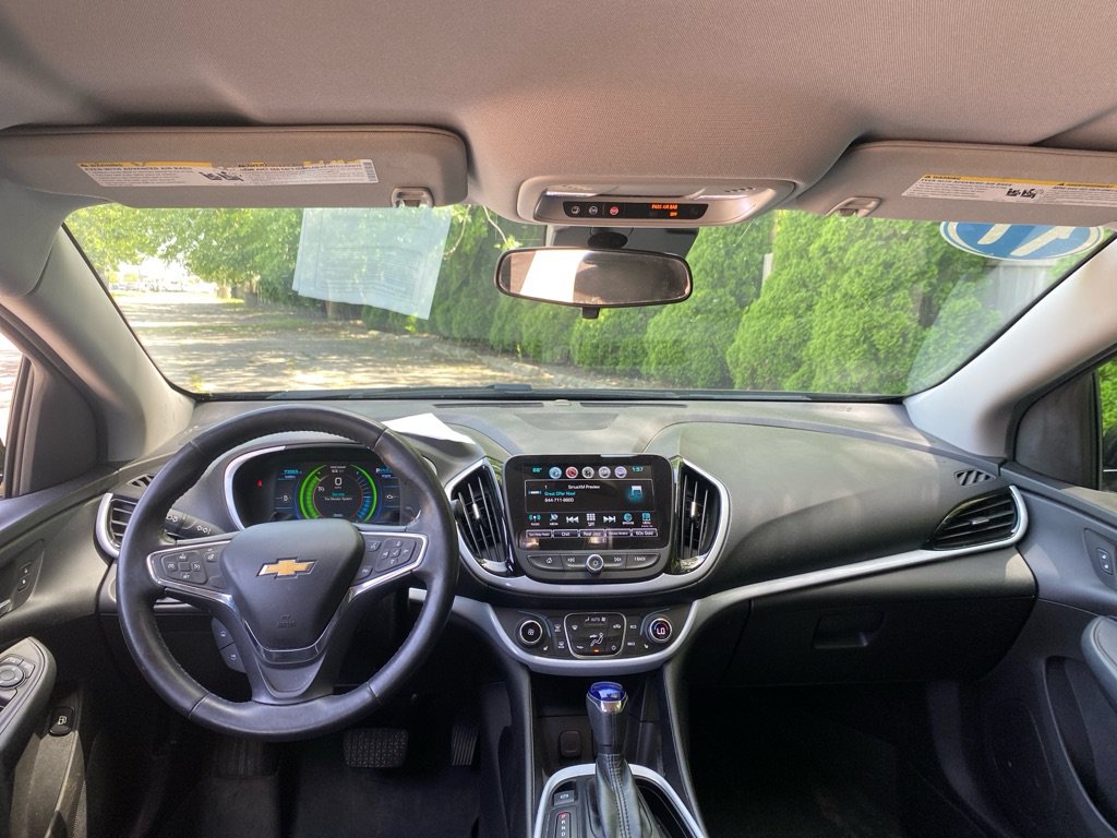 Used 2017 Chevrolet Volt LT w/ Comfort Package FWD image 16