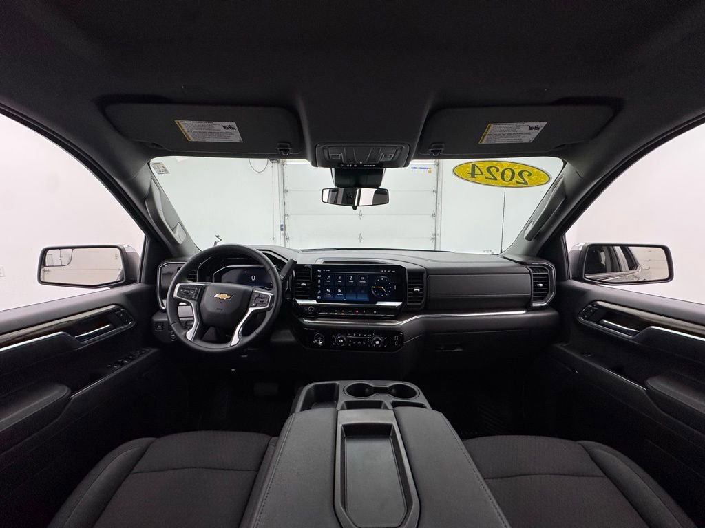 Used 2024 Chevrolet Silverado 1500 LT image 3