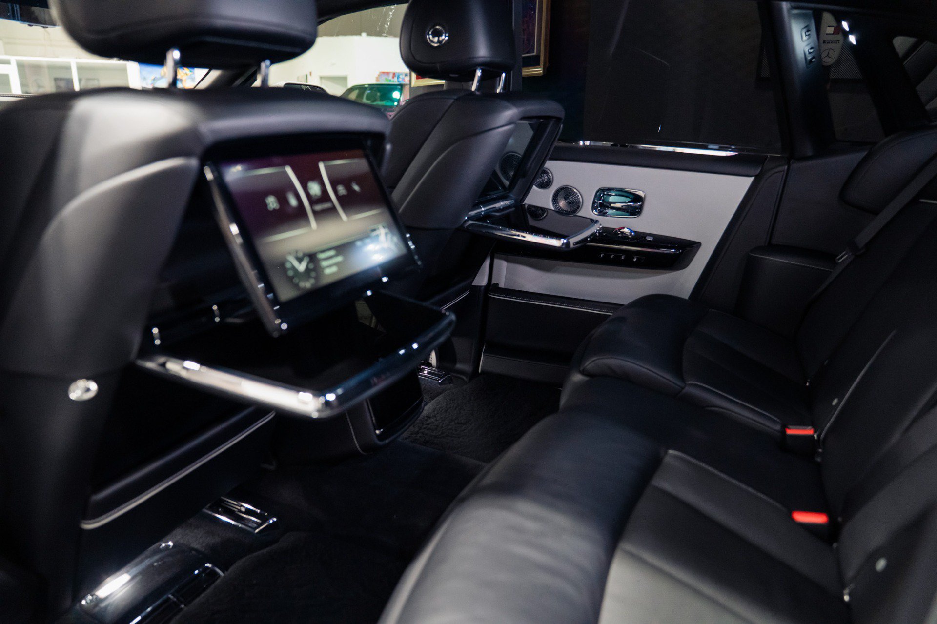 Used 2020 Rolls-Royce Phantom Sedan RWD image 15