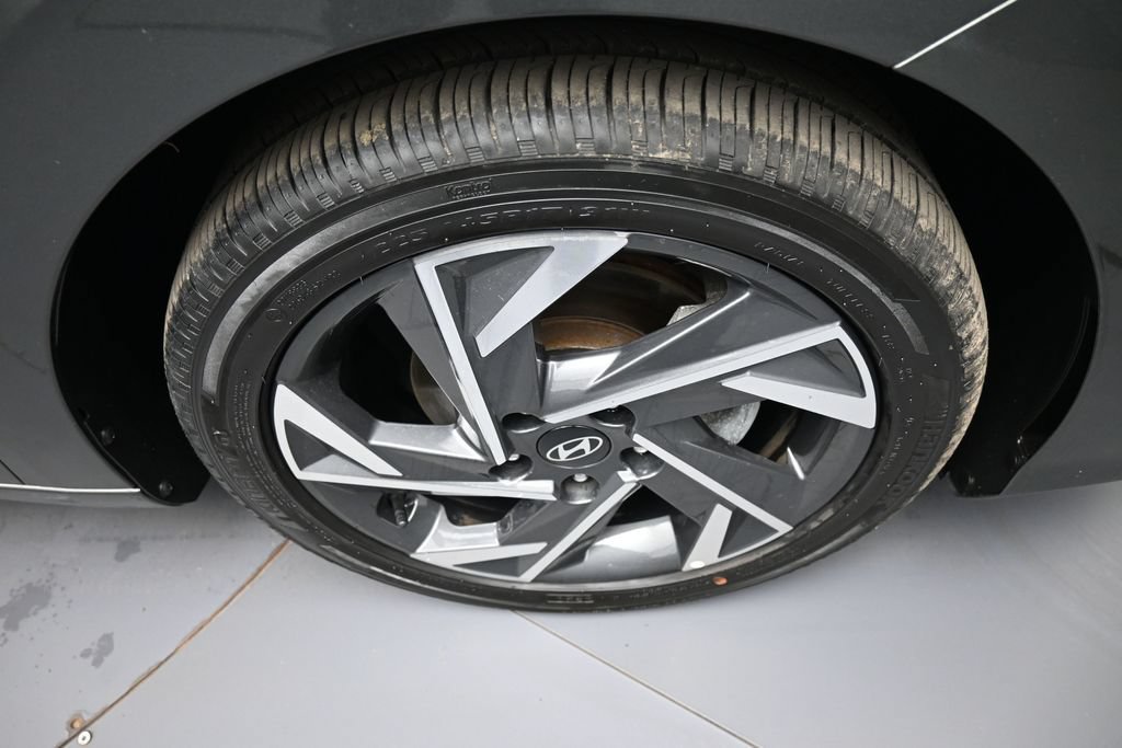 Used 2024 Hyundai Elantra Limited FWD image 13