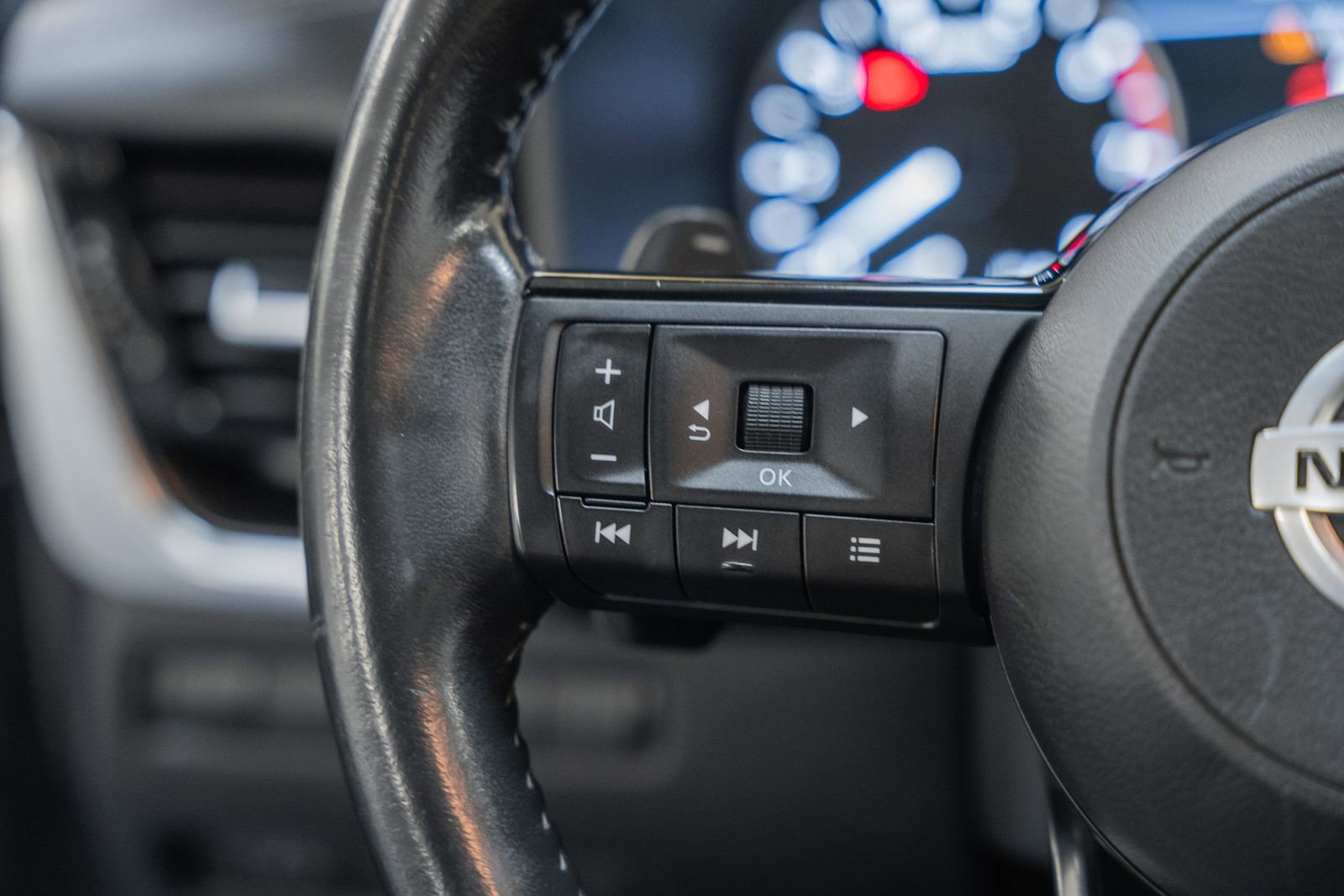 Used 2021 Nissan Rogue SV w/ Premium Package image 33