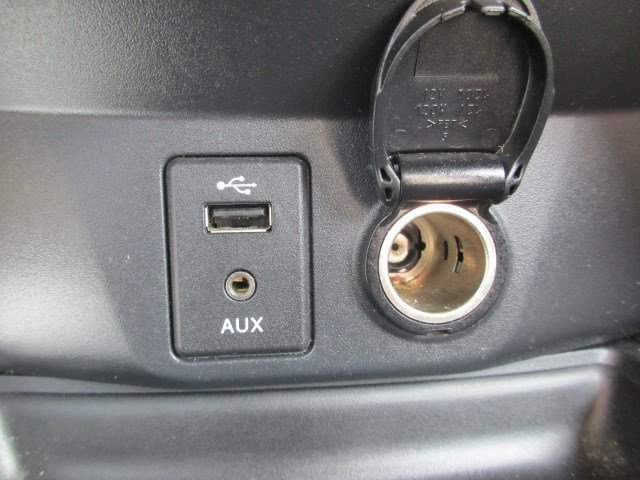 Used 2016 Nissan Rogue SV w/ SV Premium Package image 27