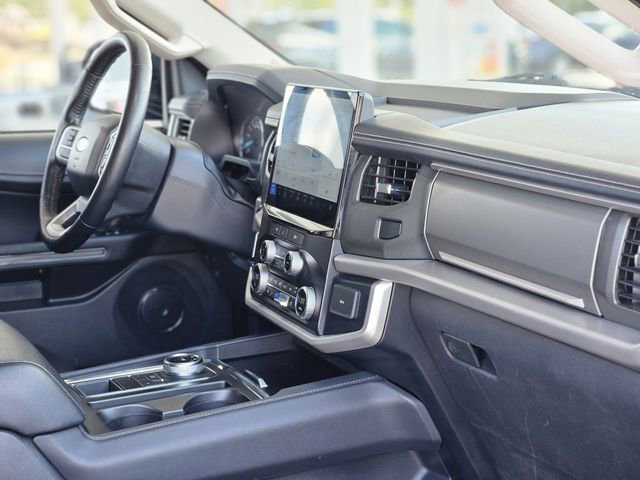 Used 2024 Ford Expedition XLT image 13