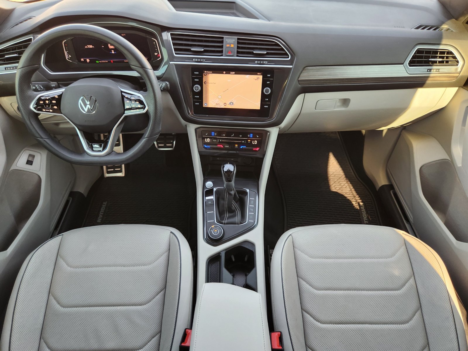 Used 2024 Volkswagen Tiguan SEL R-Line AWD/4WD image 29