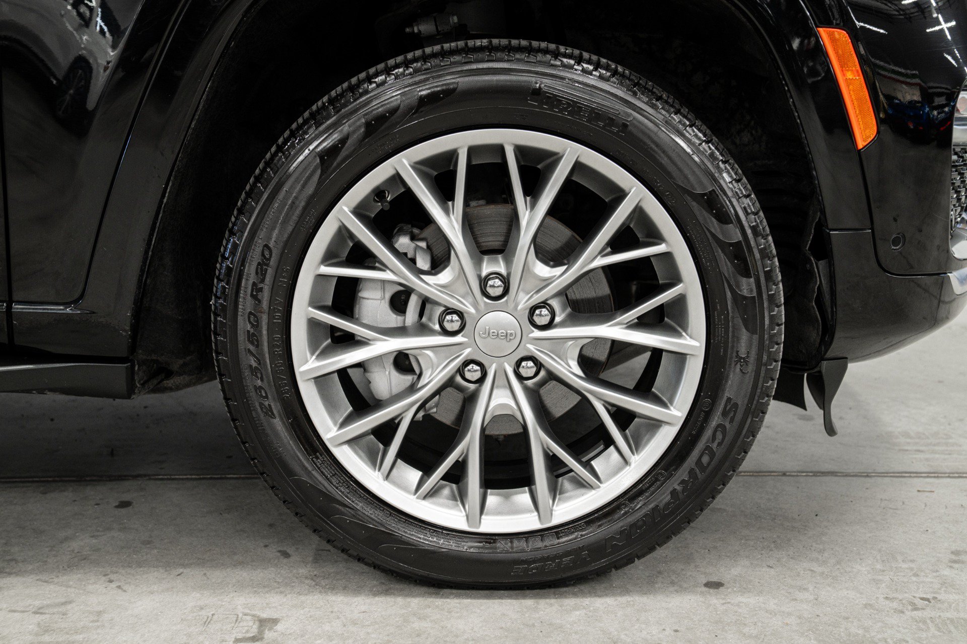 Used 2023 Jeep Grand Cherokee Summit AWD/4WD image 49