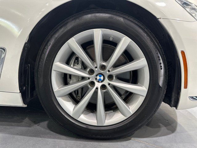 Used 2017 BMW 740i xDrive AWD/4WD image 7