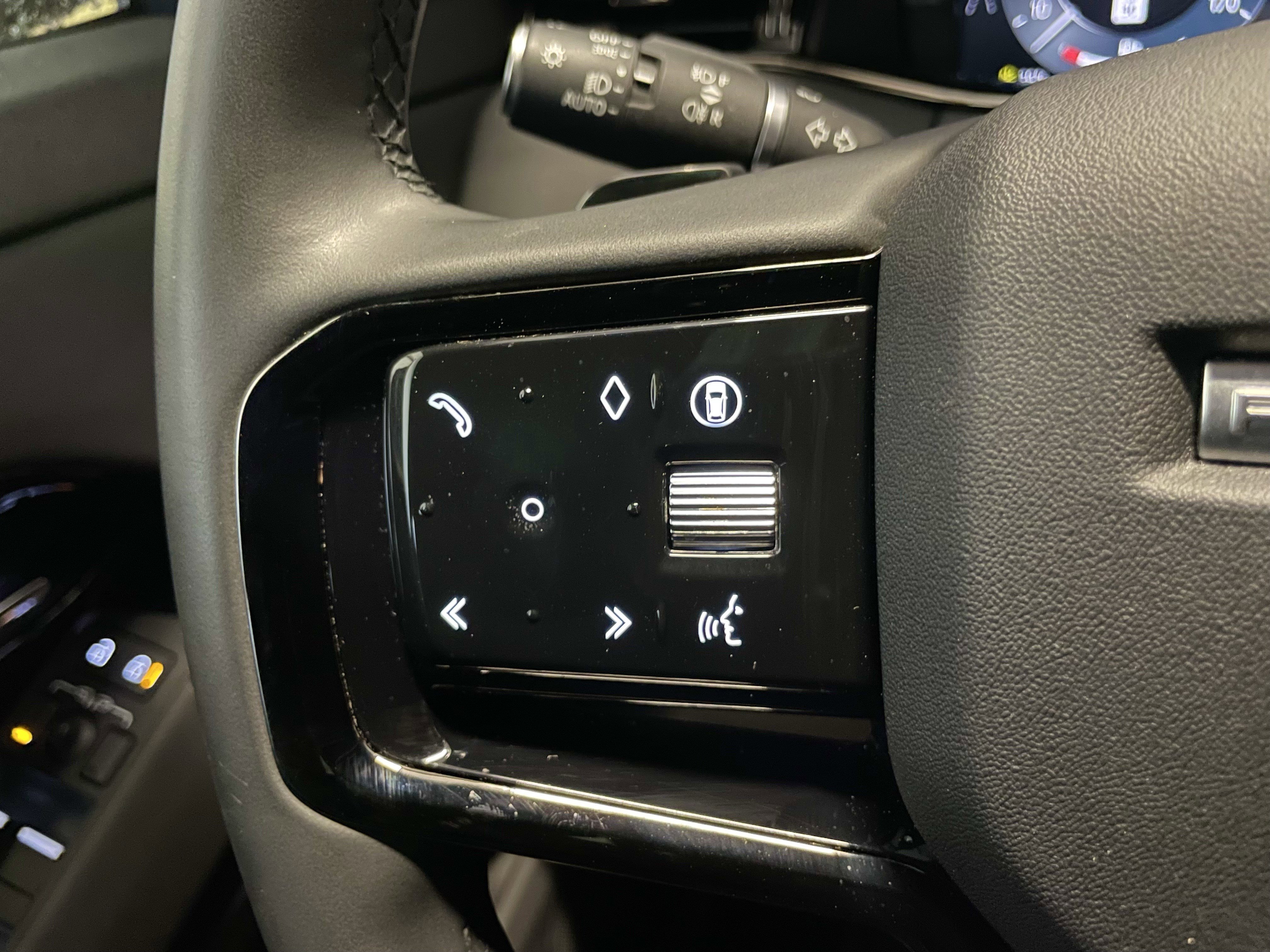 Certified 2024 Land Rover Range Rover Evoque Dynamic SE image 23