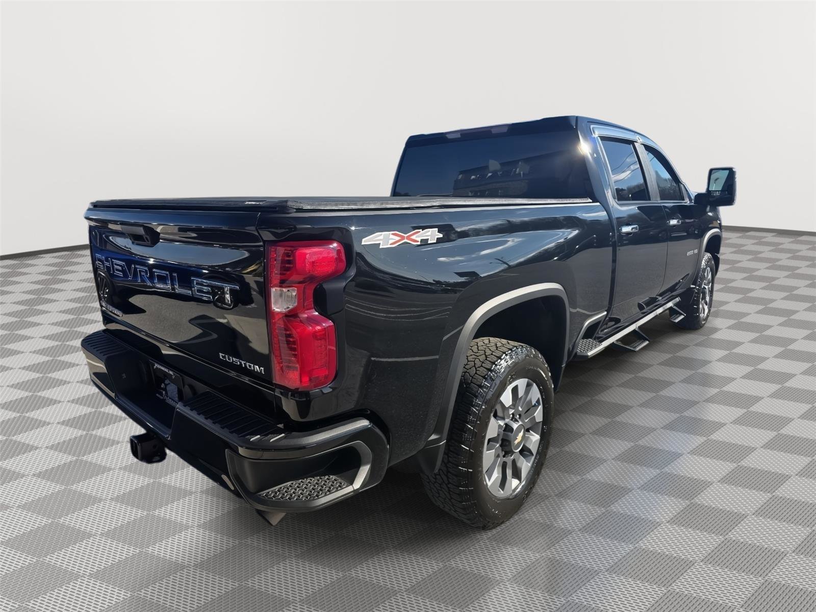 Used 2024 Chevrolet Silverado 2500 Custom image 5