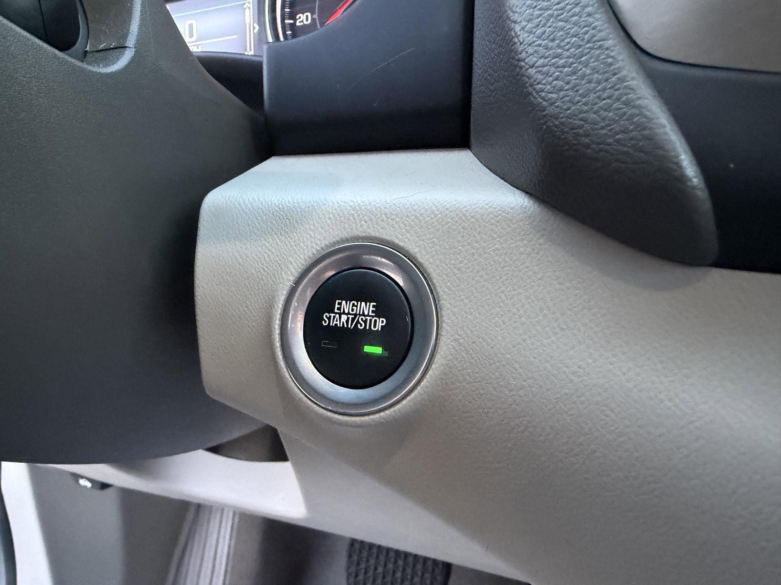 Used 2018 GMC Terrain Denali w/ Advanced Safety Package image 28