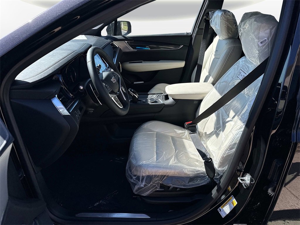 New 2025 Cadillac XT5 Sportv image 8