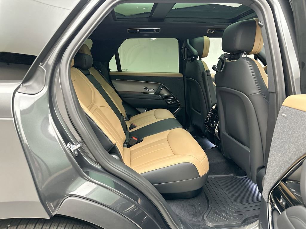 New 2026 Land Rover Range Rover Sport Dynamic SE AWD/4WD image 15