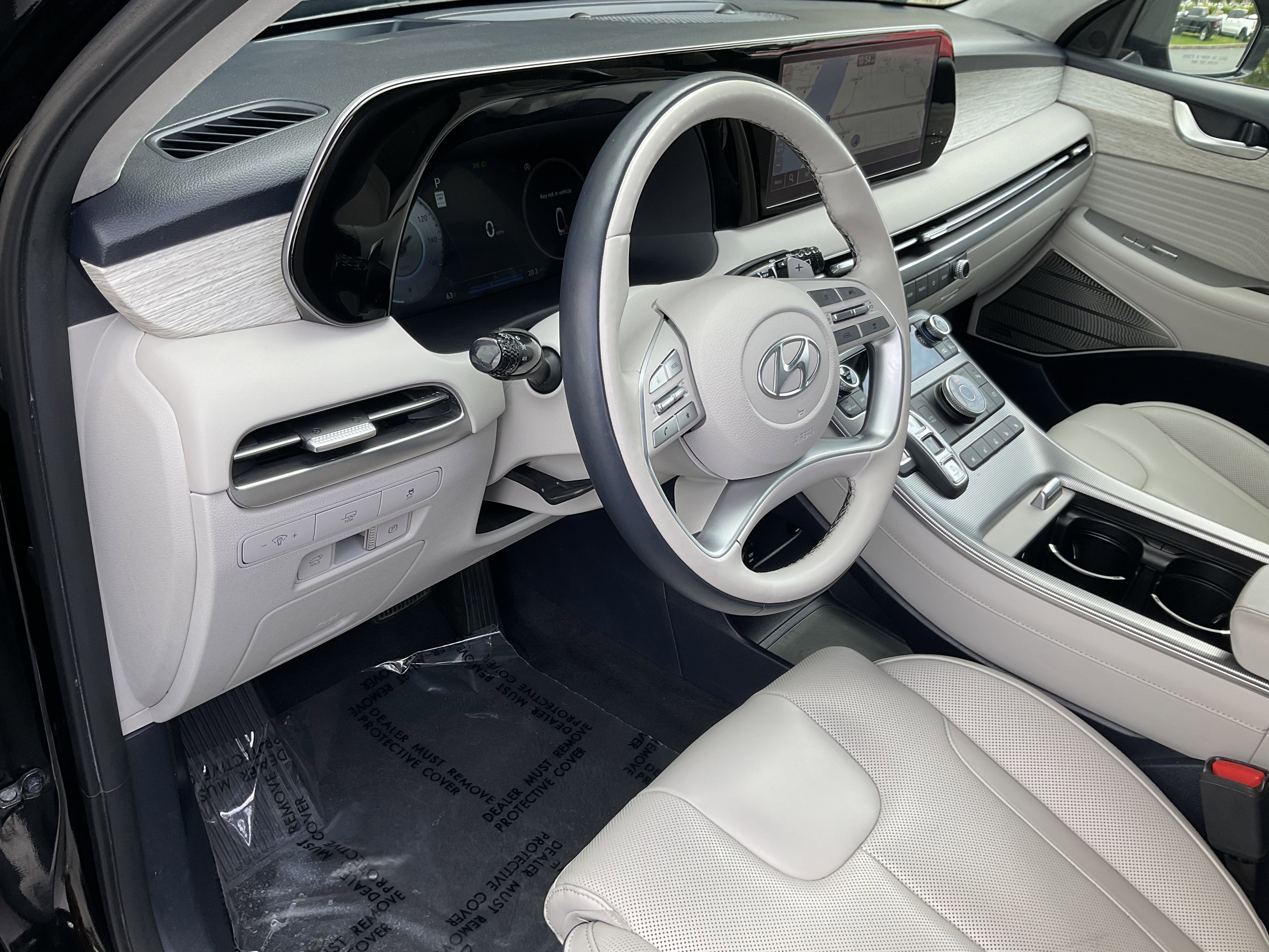Used 2024 Hyundai Palisade Calligraphy image 25