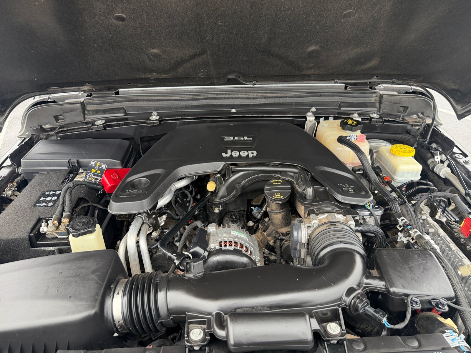Used 2019 Jeep Wrangler Unlimited Sport S AWD/4WD image 32