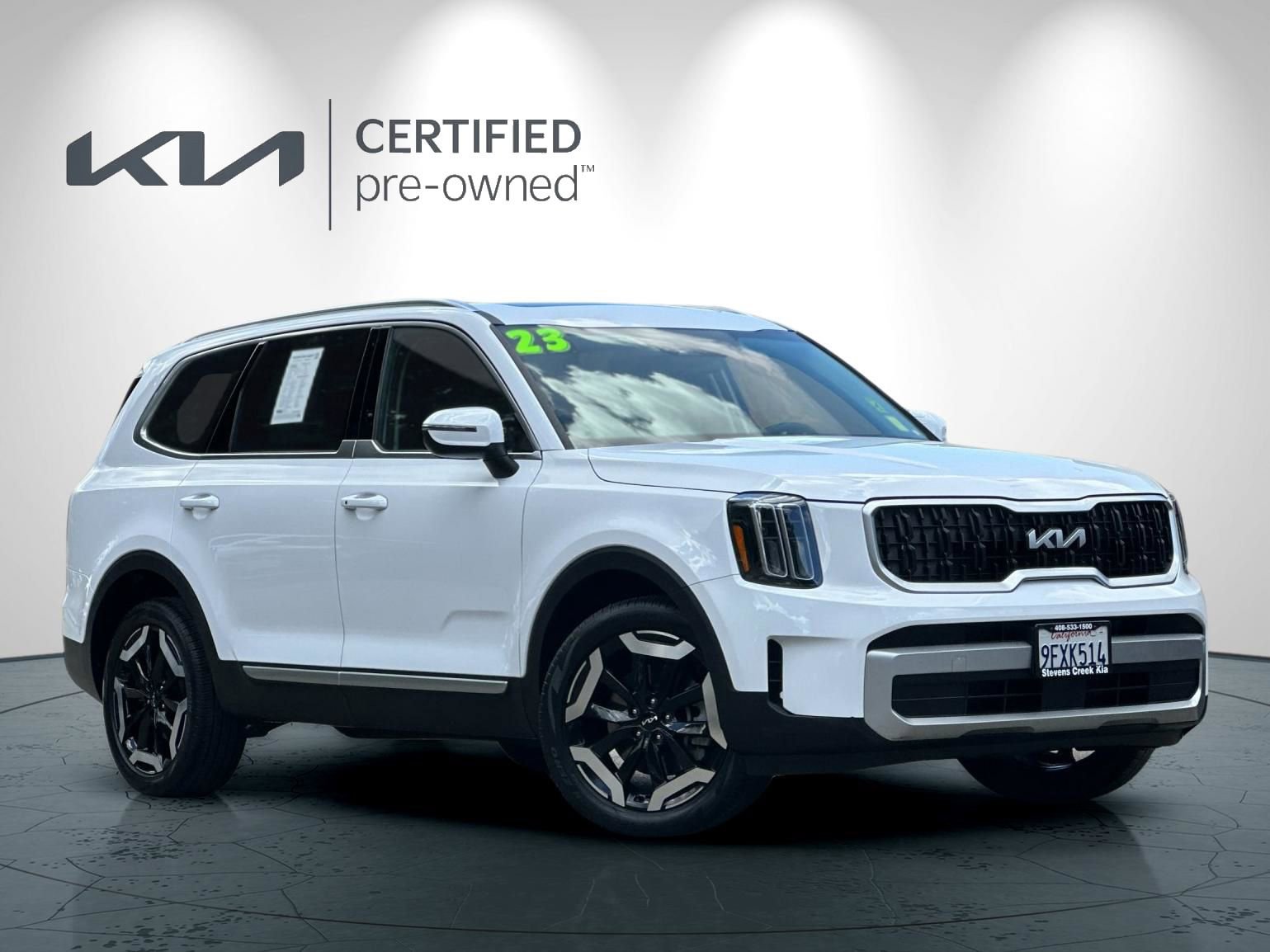 Certified 2023 Kia Telluride EX w/ EX Captain's Chair Package FWD image 2