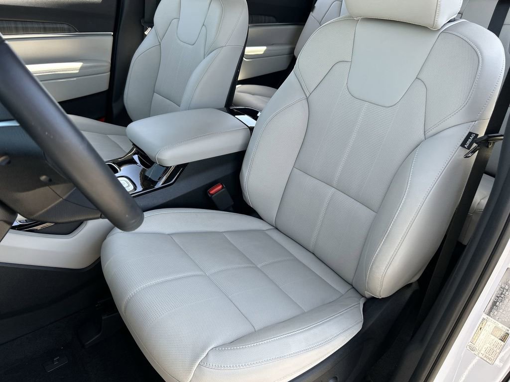Used 2025 Kia Telluride EX image 20