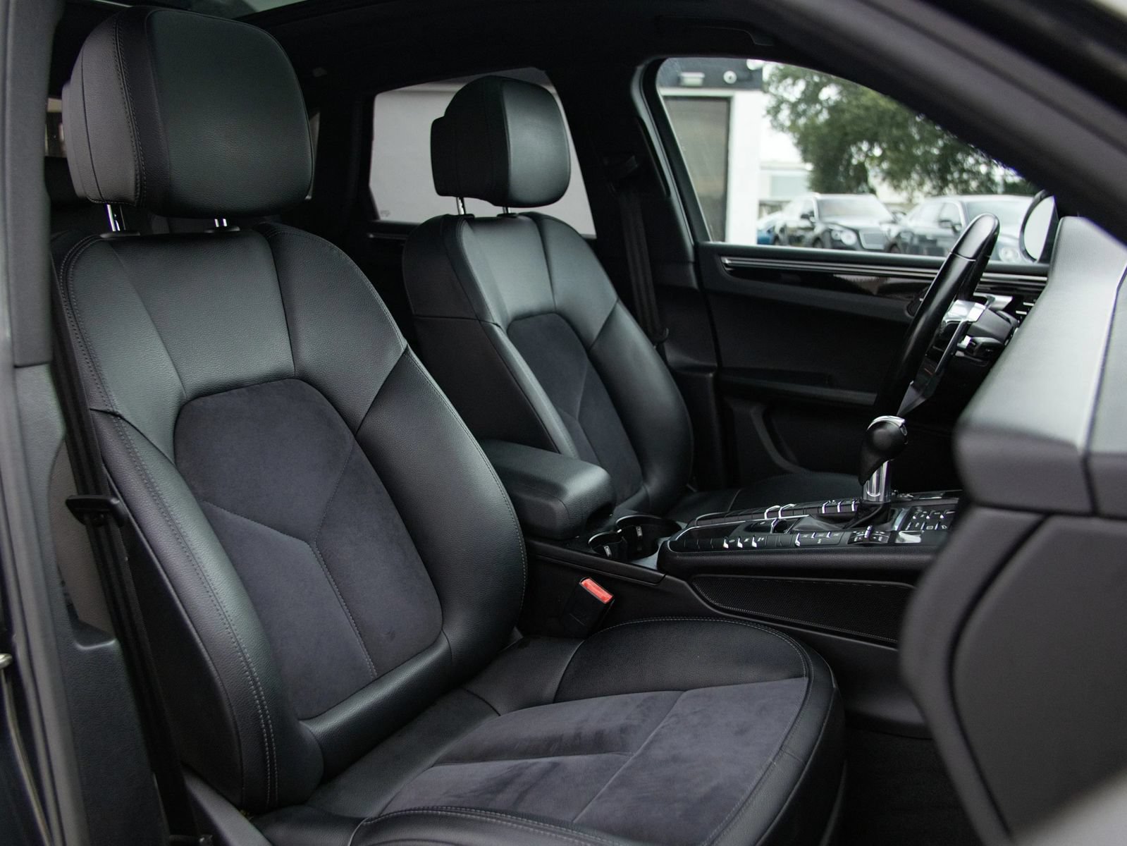 Used 2018 Porsche Macan Sport Edition AWD/4WD image 20