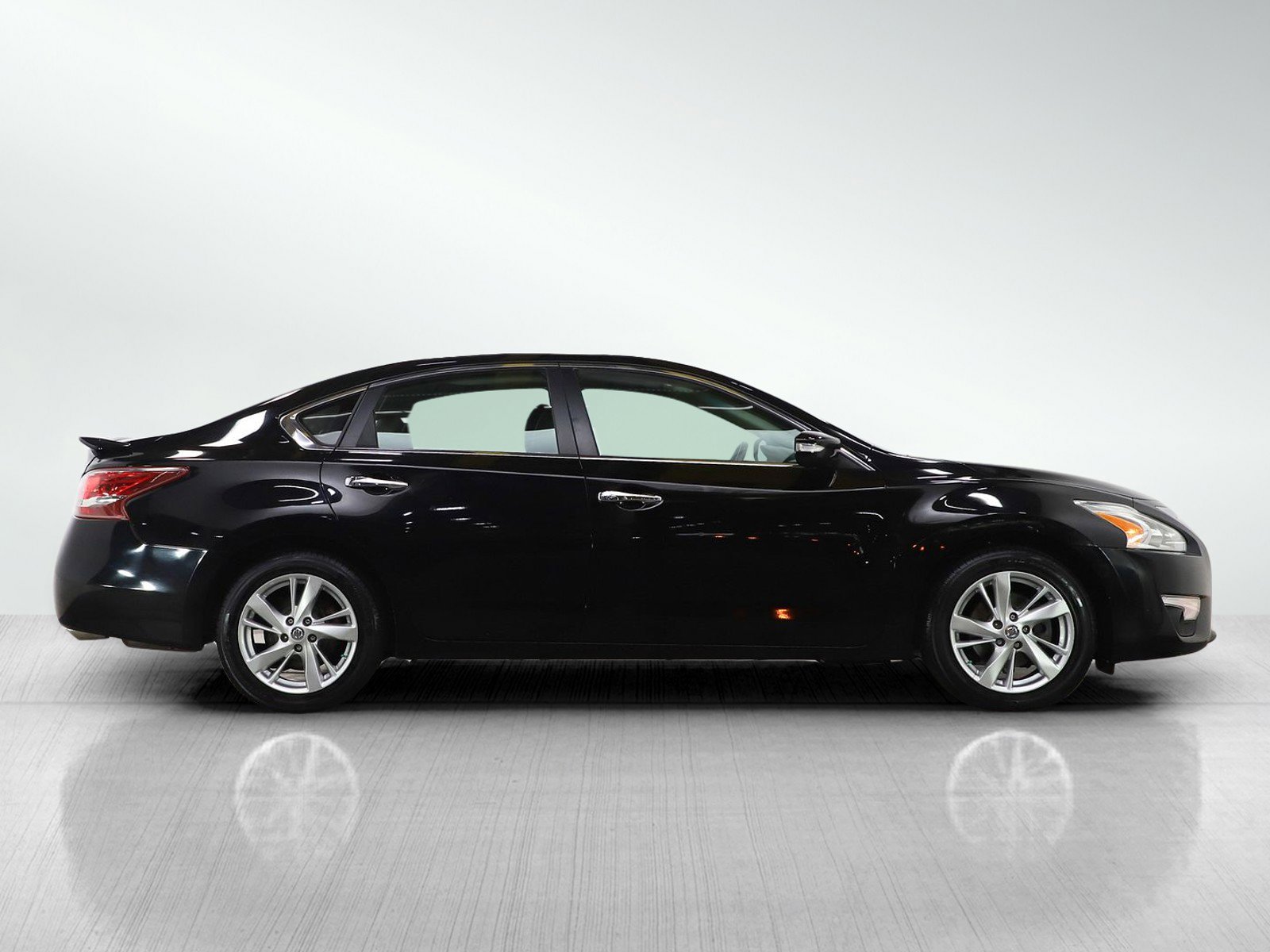 Used 2013 Nissan Altima 2.5 SL w/ Technology Pkg image 6