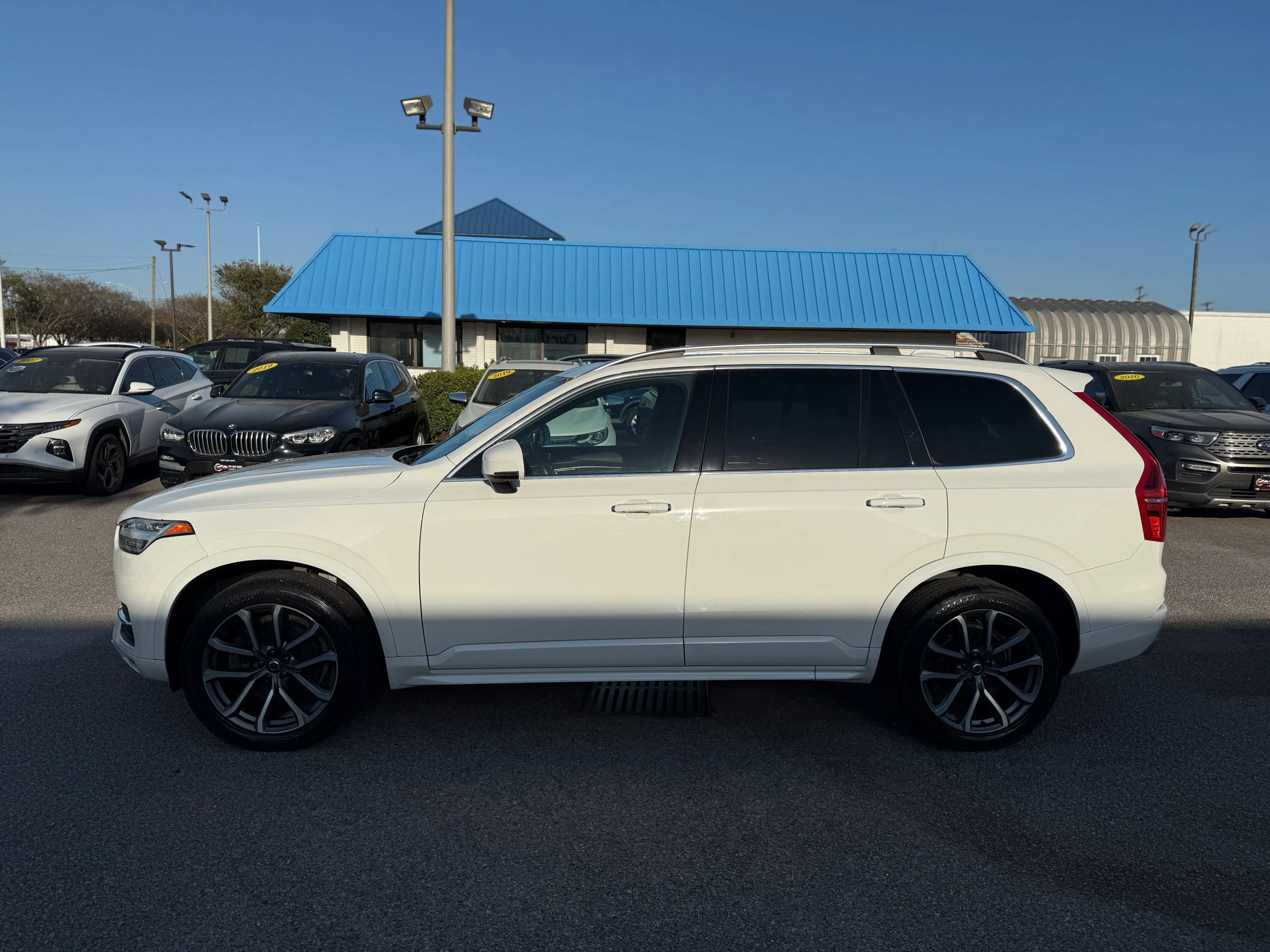 Used 2019 Volvo XC90 T6 Momentum AWD/4WD image 2