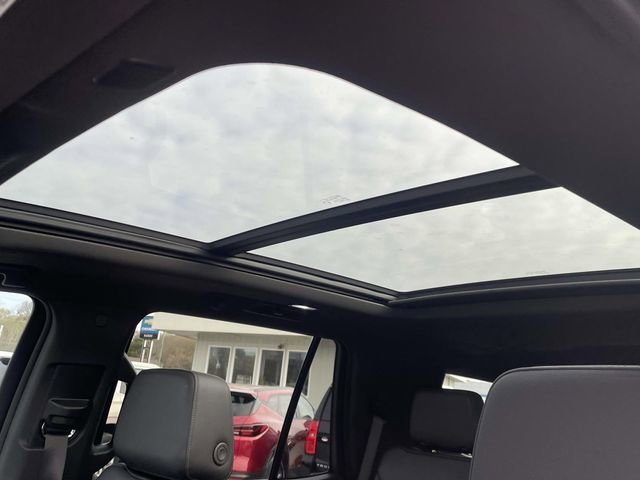 Used 2023 Chevrolet Tahoe LT w/ Luxury Package image 17