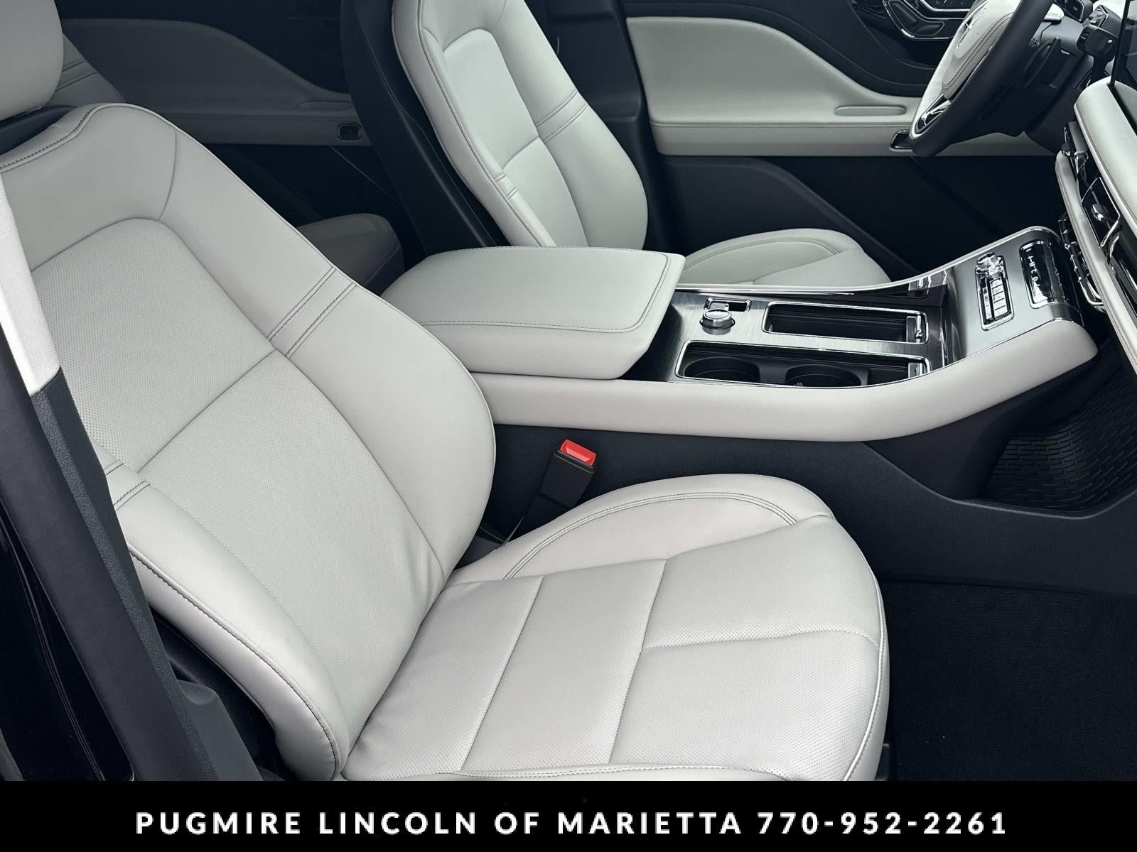 New 2026 Lincoln Aviator 2WD image 13