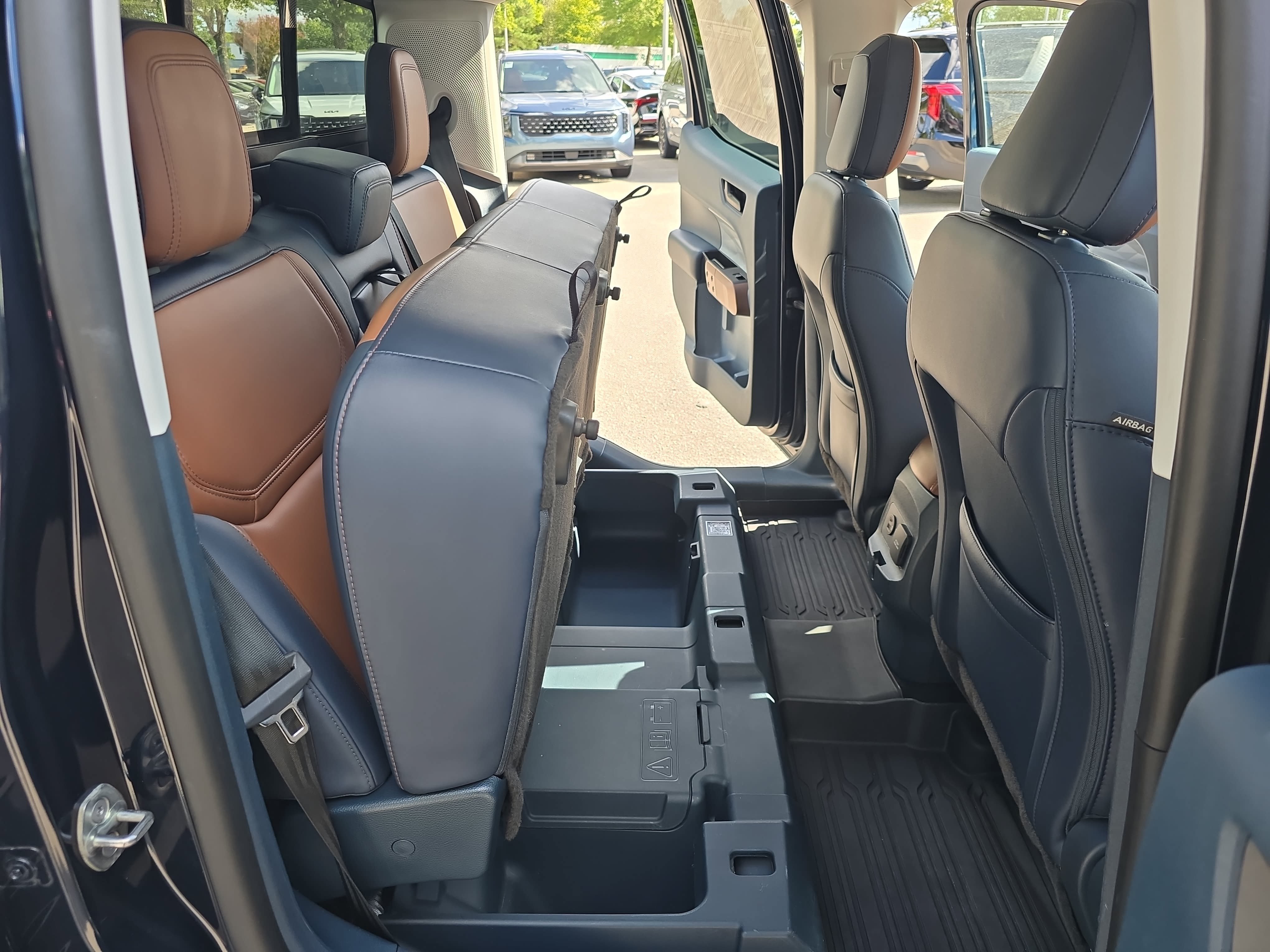 Used 2022 Ford Maverick Lariat w/ Lariat Luxury Package FWD image 12